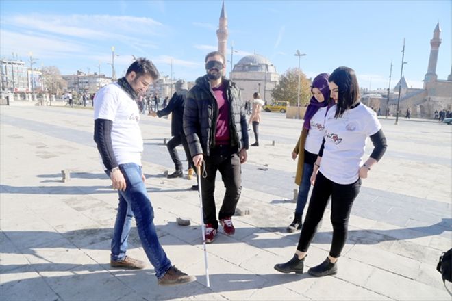 Engelli parkurunda empati yaptılar