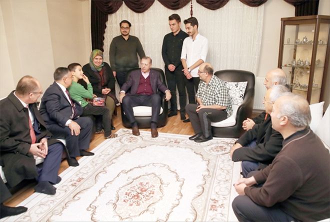 Üçüzlerin hayali 17 yıl sonra gerçek oldu