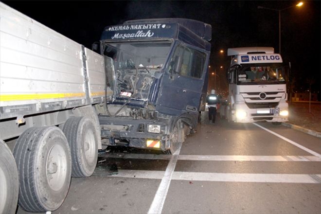 Tır, Tıra arkadan çarptı