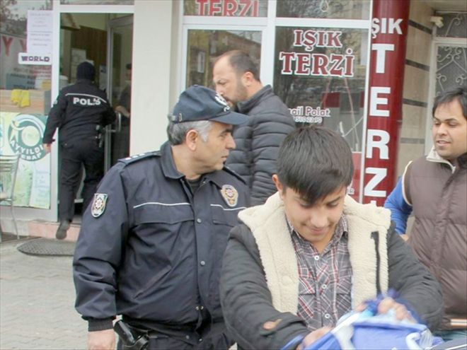 Çöpe atılan elbise dolu valiz paniğe neden oldu 
