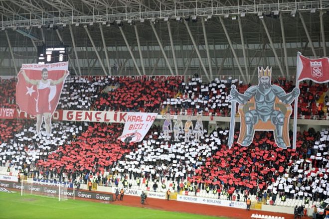KIRMIZI BEYAZLI EKİBİ 9 MAÇTA 92 BİN TARAFTAR İZLEDİ