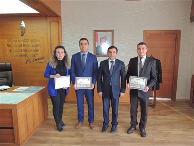 Kaymakam Yılmaz´dan öğretmenlere başarı belgesi