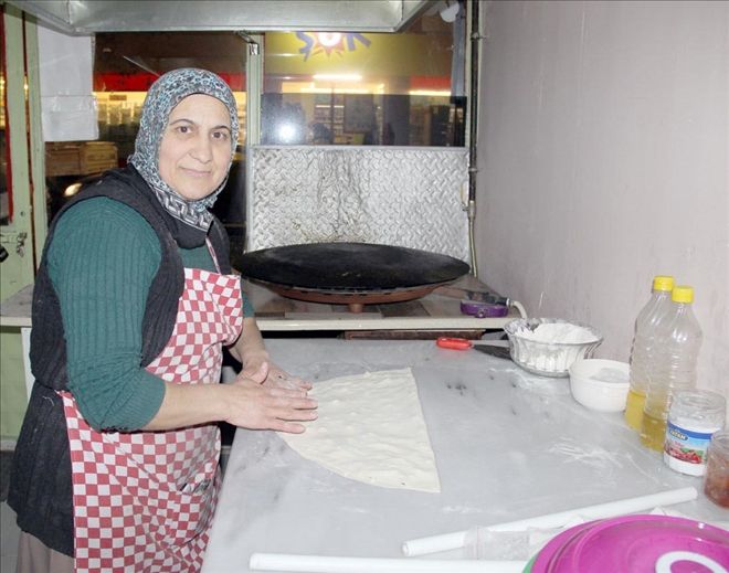 Gözleme ile hayata tutundu