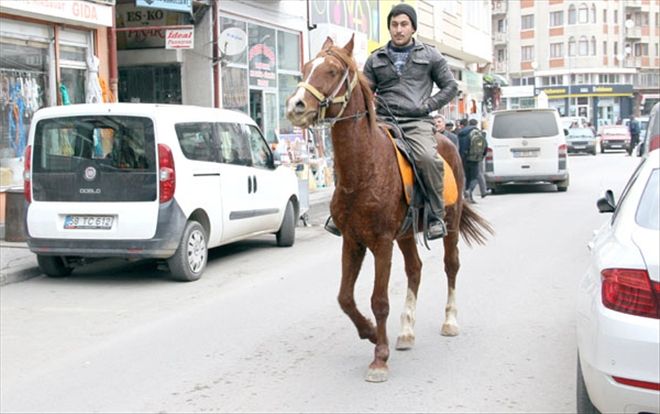 Trafik çilesine atlı çözüm 