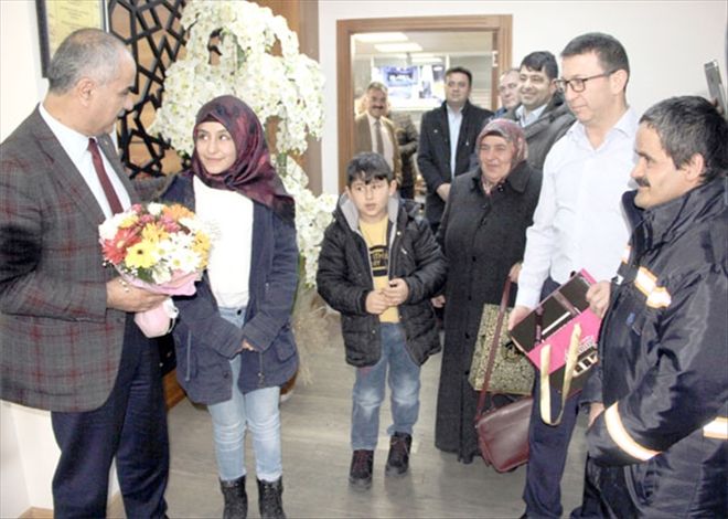 Kadro başvurusunu aileleriyle yaptılar