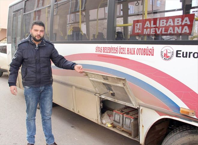 Elektrik devresini keserek bozuk para çaldılar 