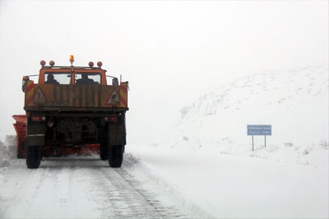 19 köy yolu ulaşıma kapandı 