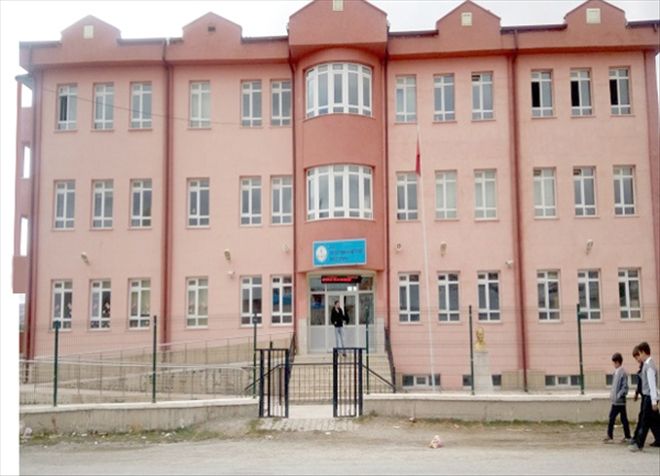Yangın merdiveni tehlike saçıyor!