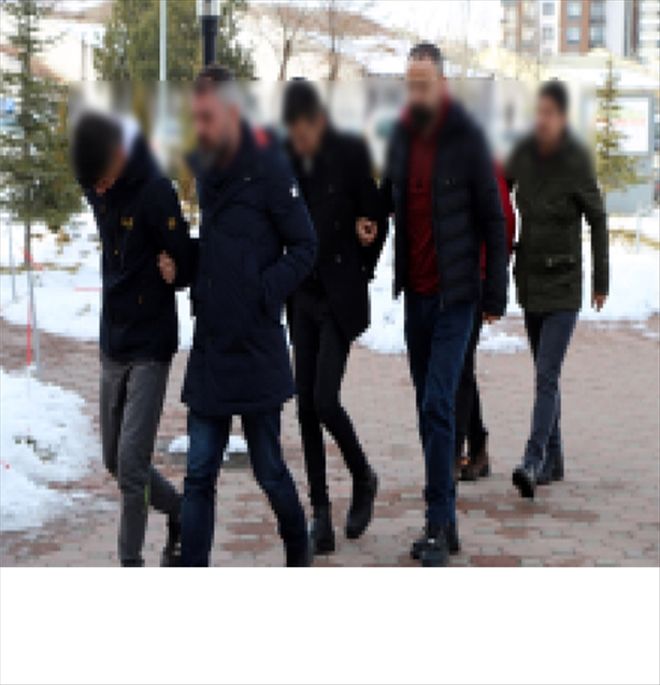 Polisten kaçan otomobilden bonzai çıktı