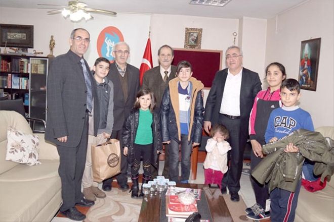 BAŞKAN KÖKSAL´DAN ÖĞRENCİLERE YARDIM