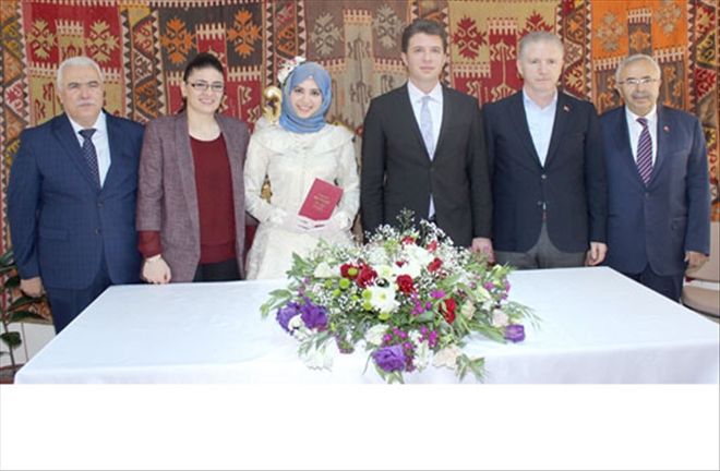 Zara Kaymakamı Kızılgüneş dünyaevine girdi