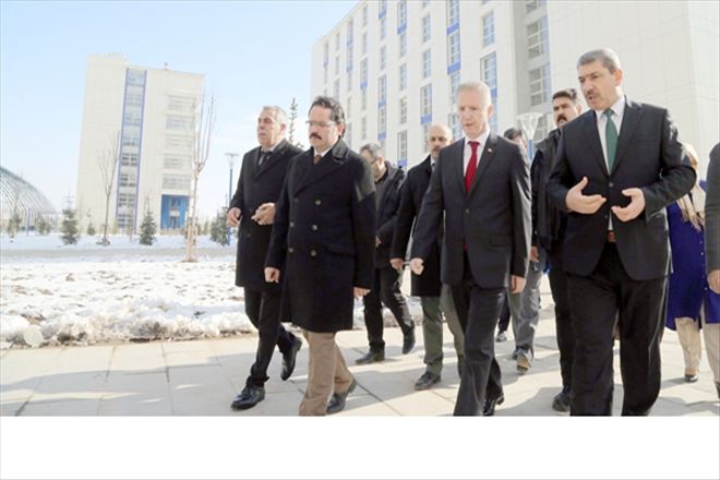 3 BİN KİŞİLİK YURTTA ÖĞRENCİ KABULÜ BAŞLADI
