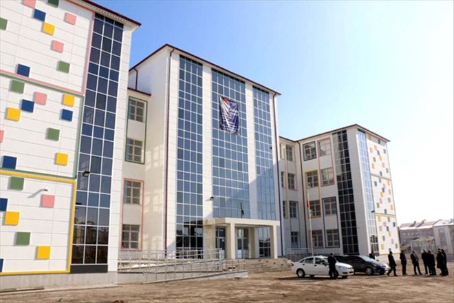 Lütfi Abay Ortaokulu yenilendi 