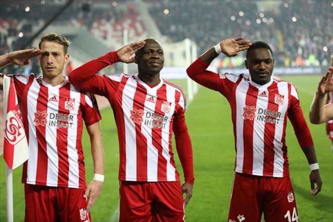 SİVASSPOR EVİNDE KRAL