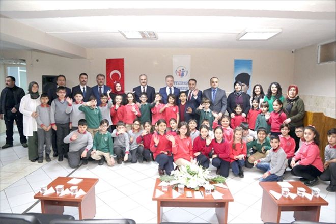 VALİ DAVUT GÜL  DERS ZİLİNİ ÇALDI 