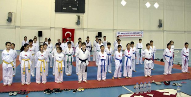 Tekvando İl Birinciliği Suşehri´nde Düzenlendi