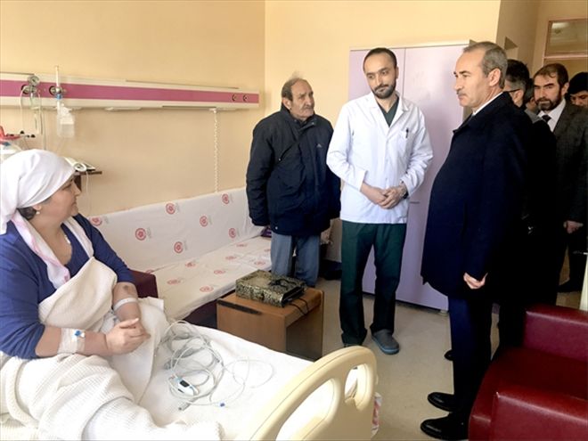 CÜ Rektörü Yıldız hastaları ziyaret etti