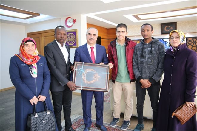 YABANCI ÖĞRENCİLERDEN BAŞKAN AYDIN´A ZİYARET
