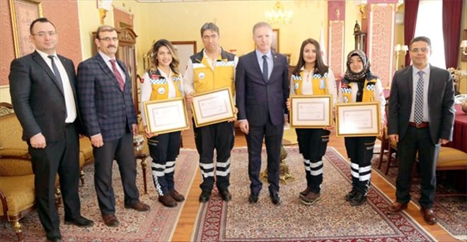 Fedakâr personellere TEŞEKKÜR BELGESİ