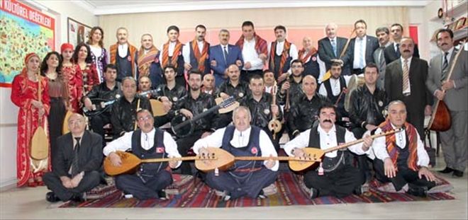 ÂŞIKLAR KAHRAMANLIK TÜRKÜLERİ SÖYLEYECEK