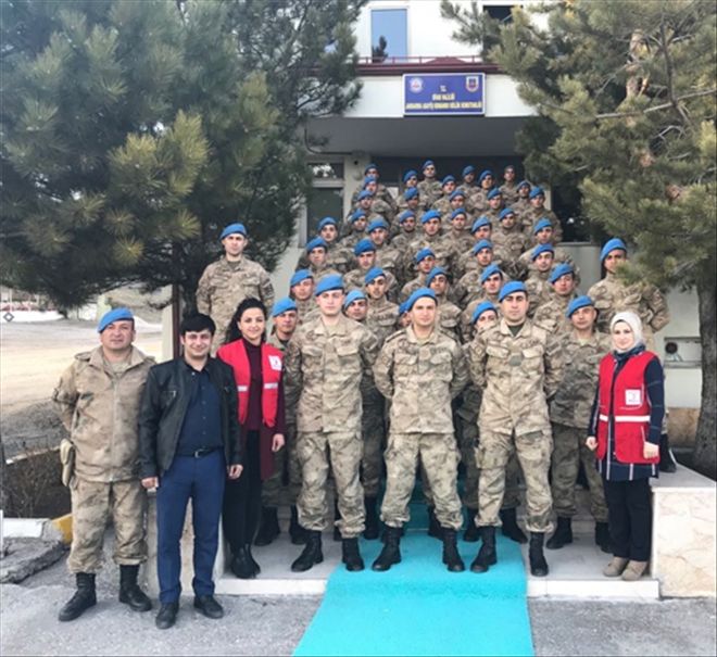 Mehmetçiklere ilk yardım eğitimi