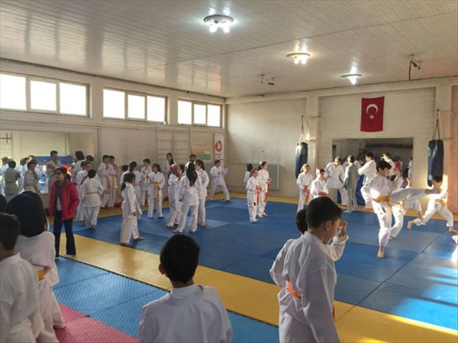 KUŞAK ATLADILAR