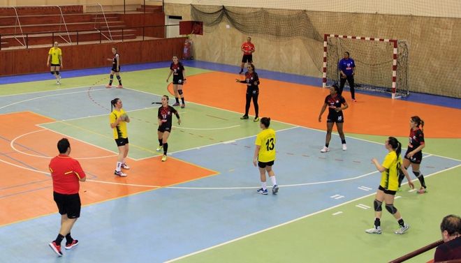 KIZLARIN ZİRVE YARIŞI
