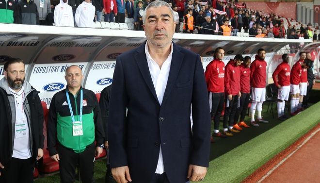 BAŞARILI BİR TAKIMIZ