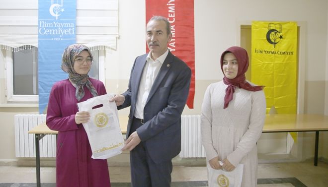 Rektör, öğrencilerin sorunlarını dinledi 