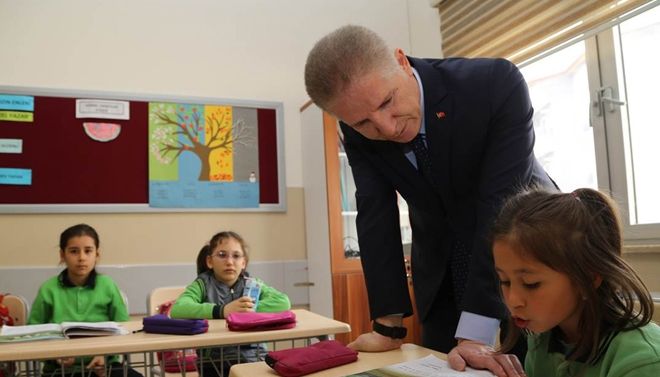 ÇOCUKLARIN FİKİRLERİNE  DEĞER VERMELİYİZ   