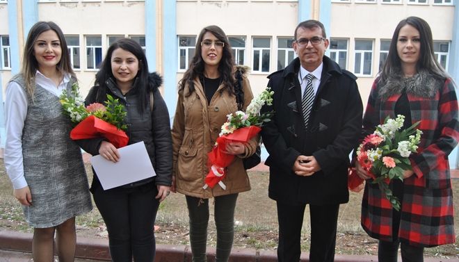 KADINLAR GÜNÜ´NDE  KADIN´ OLMAYI ANLATTILAR