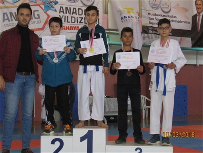 ERKEK VE KIZ TAKIMI YARI FİNALDE