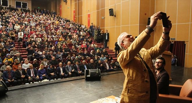 ABDÜLHAMİD HAN  SEVGİSİ SALONA SIĞMADI