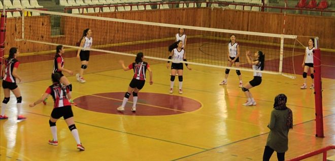 LİSELER ARASI VOLEYBOL BAŞLADI...