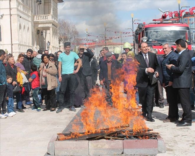 NEVRUZ  ATEŞİ YAKILDI   