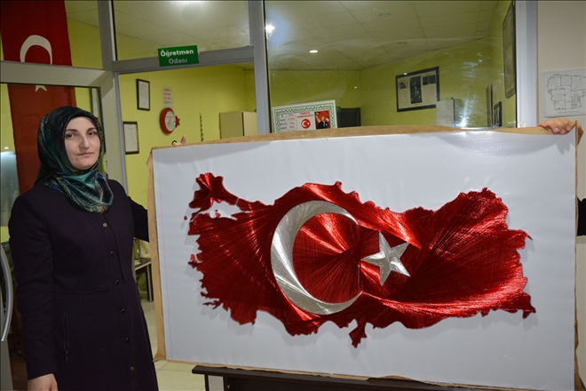 Filografi ile Türk Bayrağı yaptı