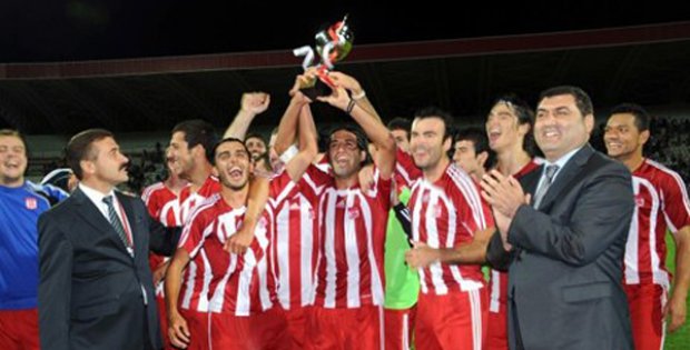 Kupa Sahibini Arıyor