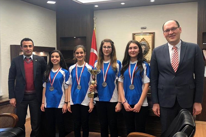 Kaymakam, şampiyon sporcuları kutladı