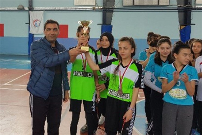 Kızlarda Hafik, erkeklerde Kanuni 1. oldu