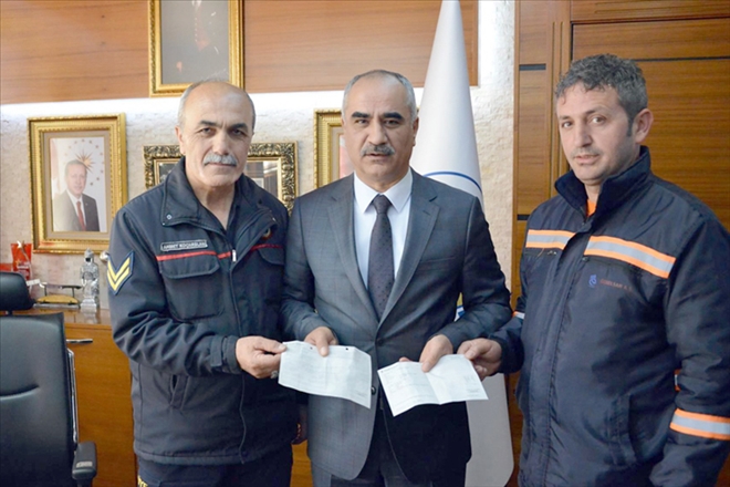 BELEDİYE PERSONELİNDEN ÖRNEK DAVRANIŞ