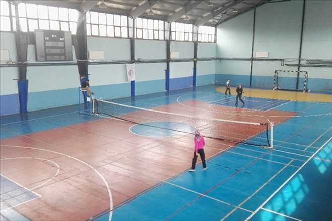 Okullar teniste karşılaşacak