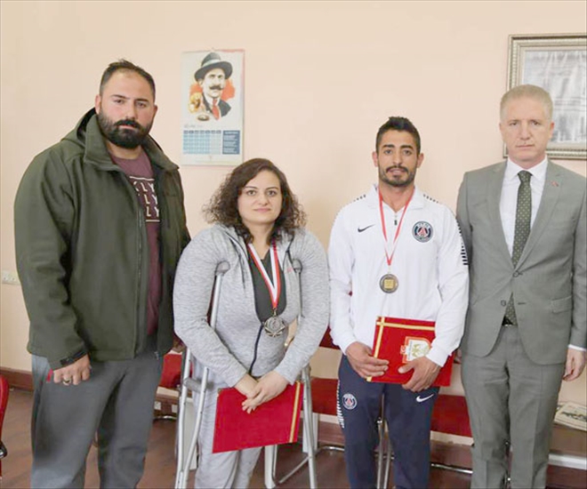 Vali´den dereceli sporculara altın