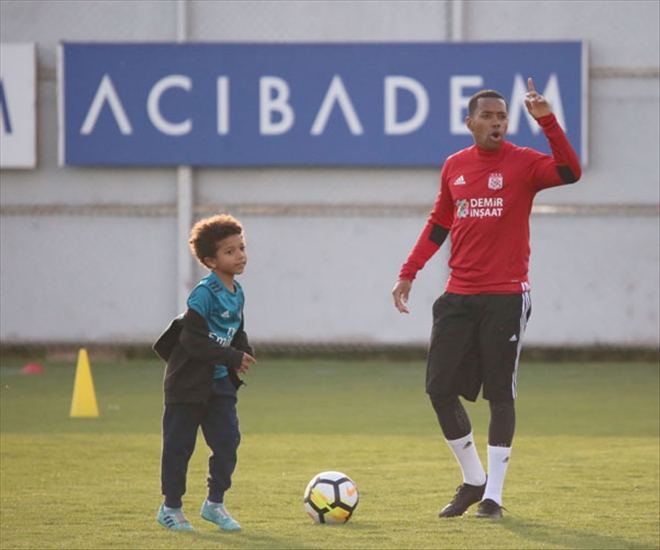 Junior Robinho´lar antrenmanda