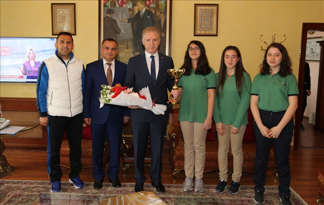 Şampiyonlardan Vali´ye ziyaret