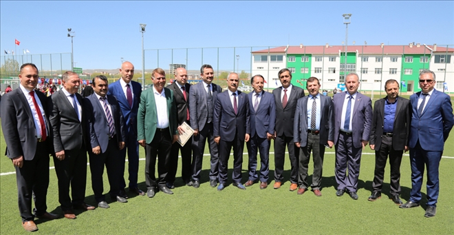 TURNUVANIN ŞAMPİYONU  FEVZİPAŞA İLKOKULU 