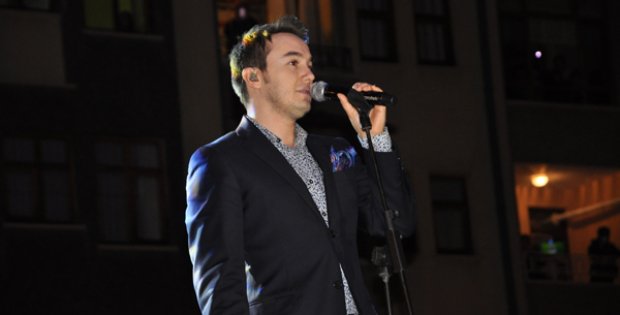 Ceceli Enişte Coşturdu