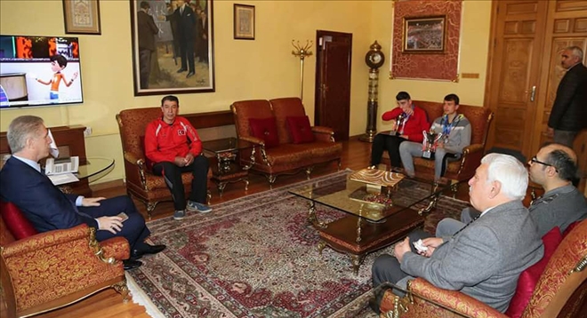 Vali´den Kick Boks´culara altın
