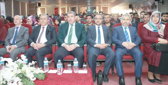 ÜNİVERSİTE ÖĞRENCİLERİNE  FETÖ VE DEAŞ ANLATILDI