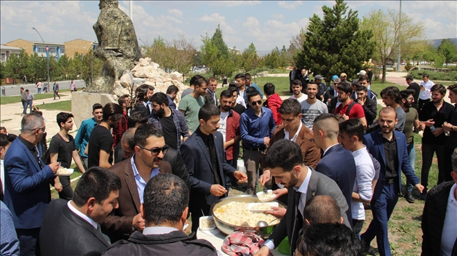 Sivas´ta Türkçülük Günü yürüyüşü
