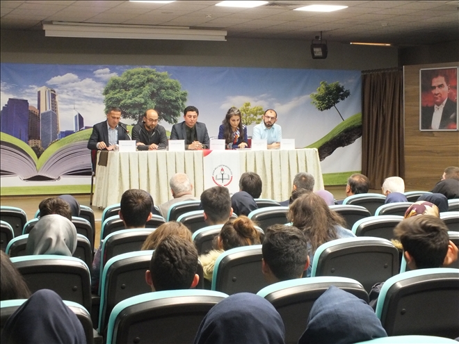 Sivas Edebiyat Günleri kapsamında söyleşi gerçekleştirildi 